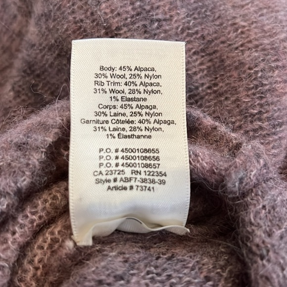 Aritzia Wilfred Free sweater crop size small - Picture 4 of 4